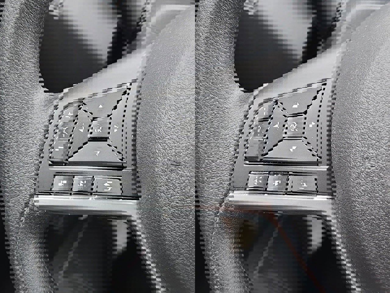 Used 2025 Nissan Altima 2.5 SV image 21