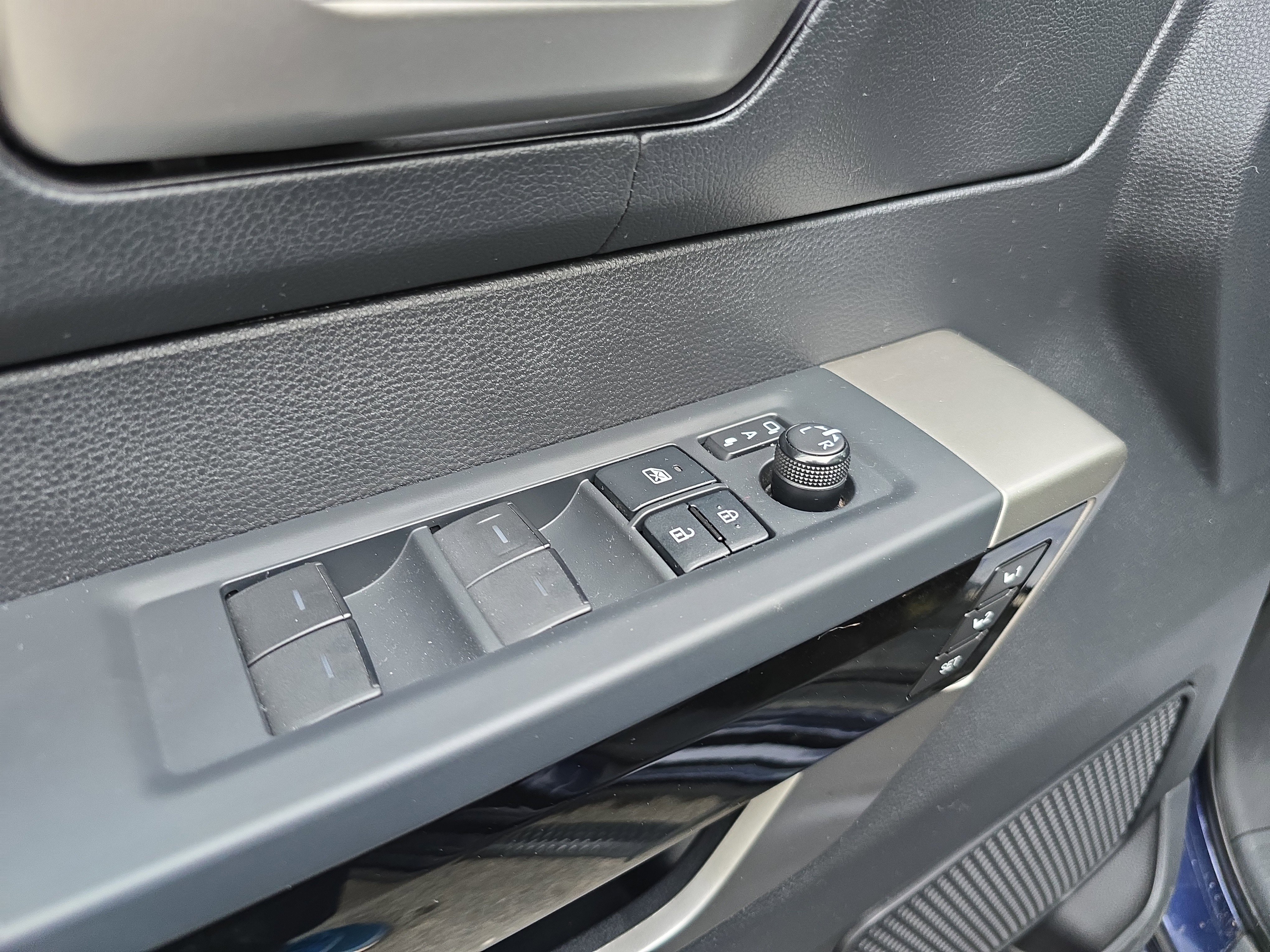 Used 2022 Toyota Tundra Limited image 18