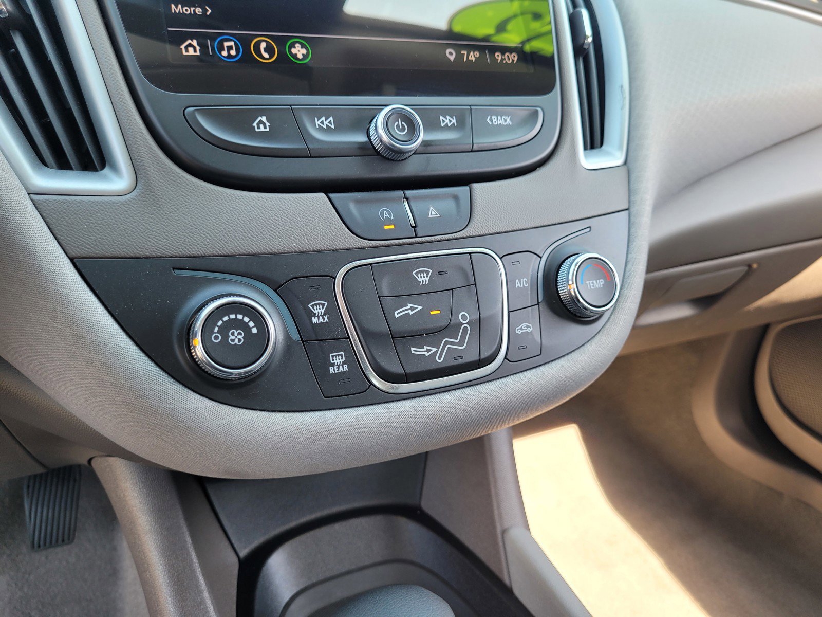 Used 2023 Chevrolet Malibu LS FWD image 18