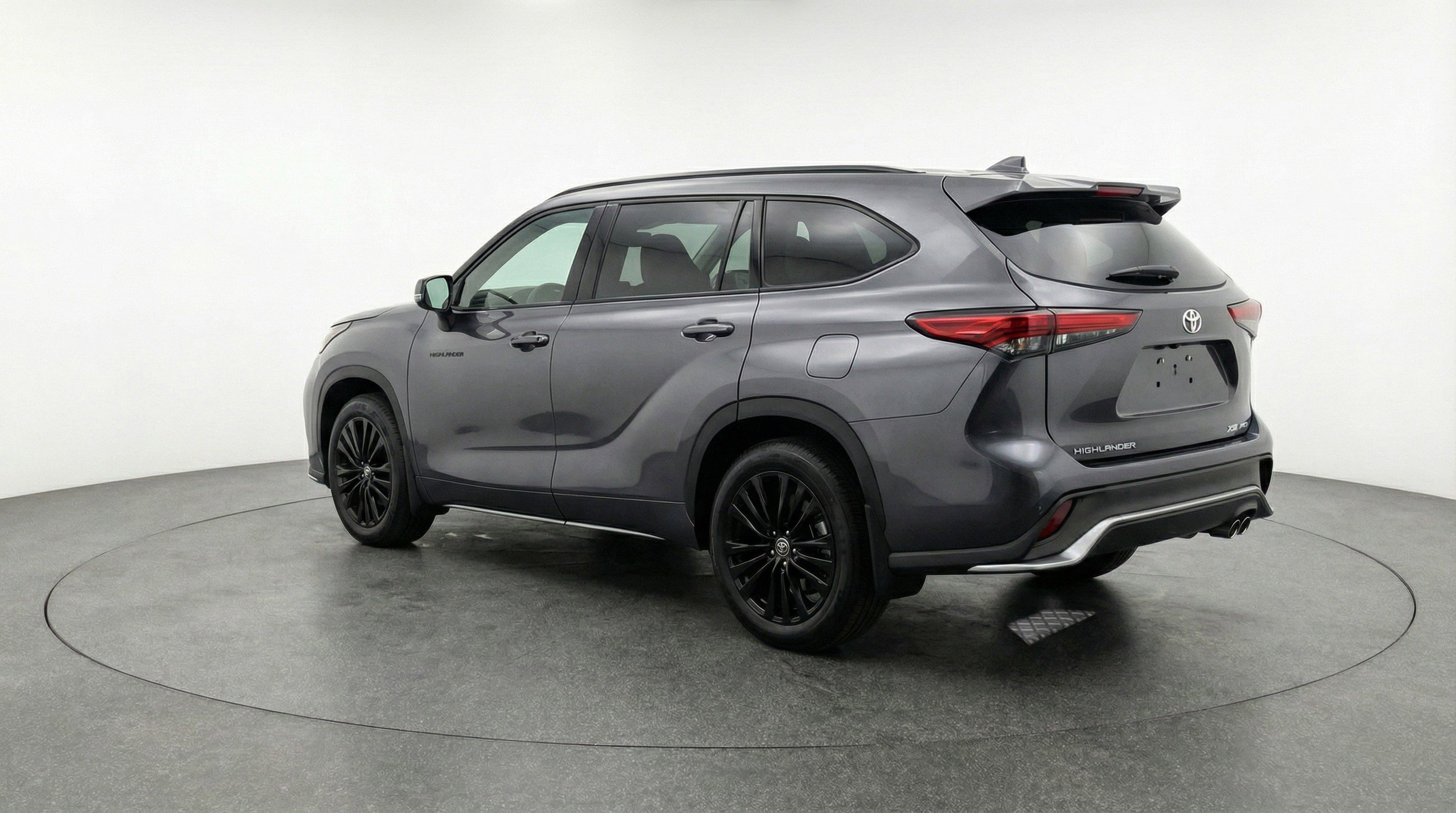 Used 2025 Toyota Highlander XSE image 6