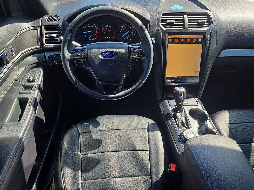 Used 2019 Ford Explorer XLT AWD/4WD image 12