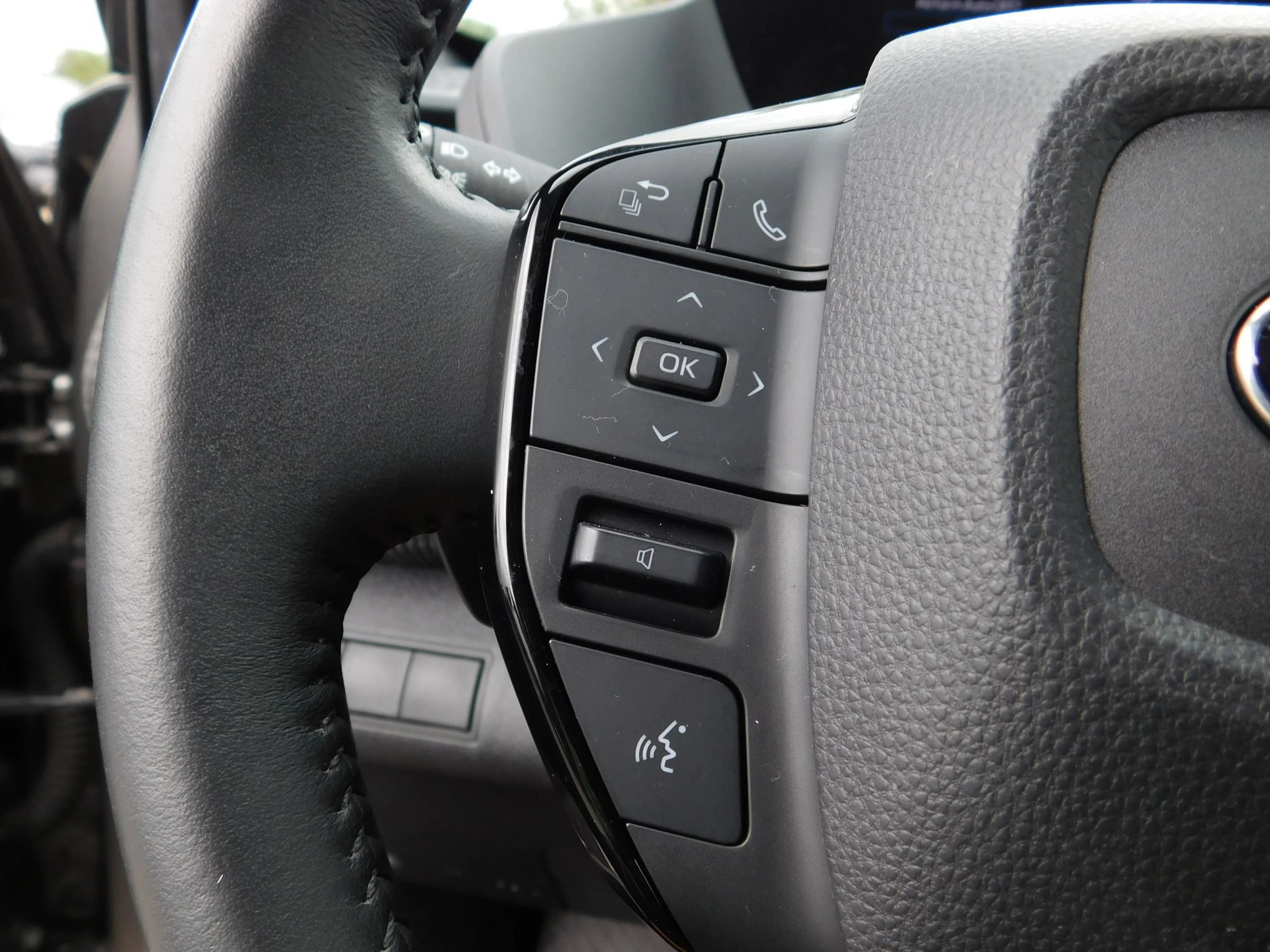 Used 2023 Subaru Solterra AWD image 25
