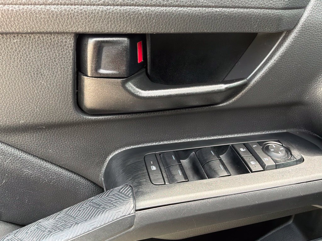Used 2024 Toyota Tacoma SR5 AWD/4WD image 13