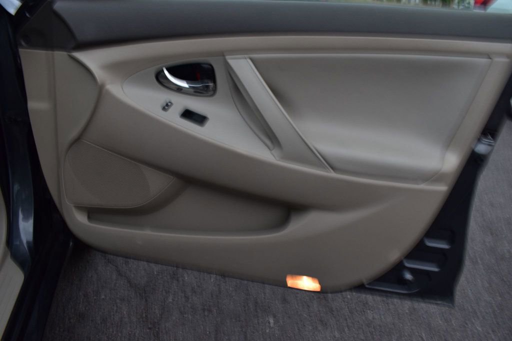 Used 2009 Toyota Camry Hybrid image 37