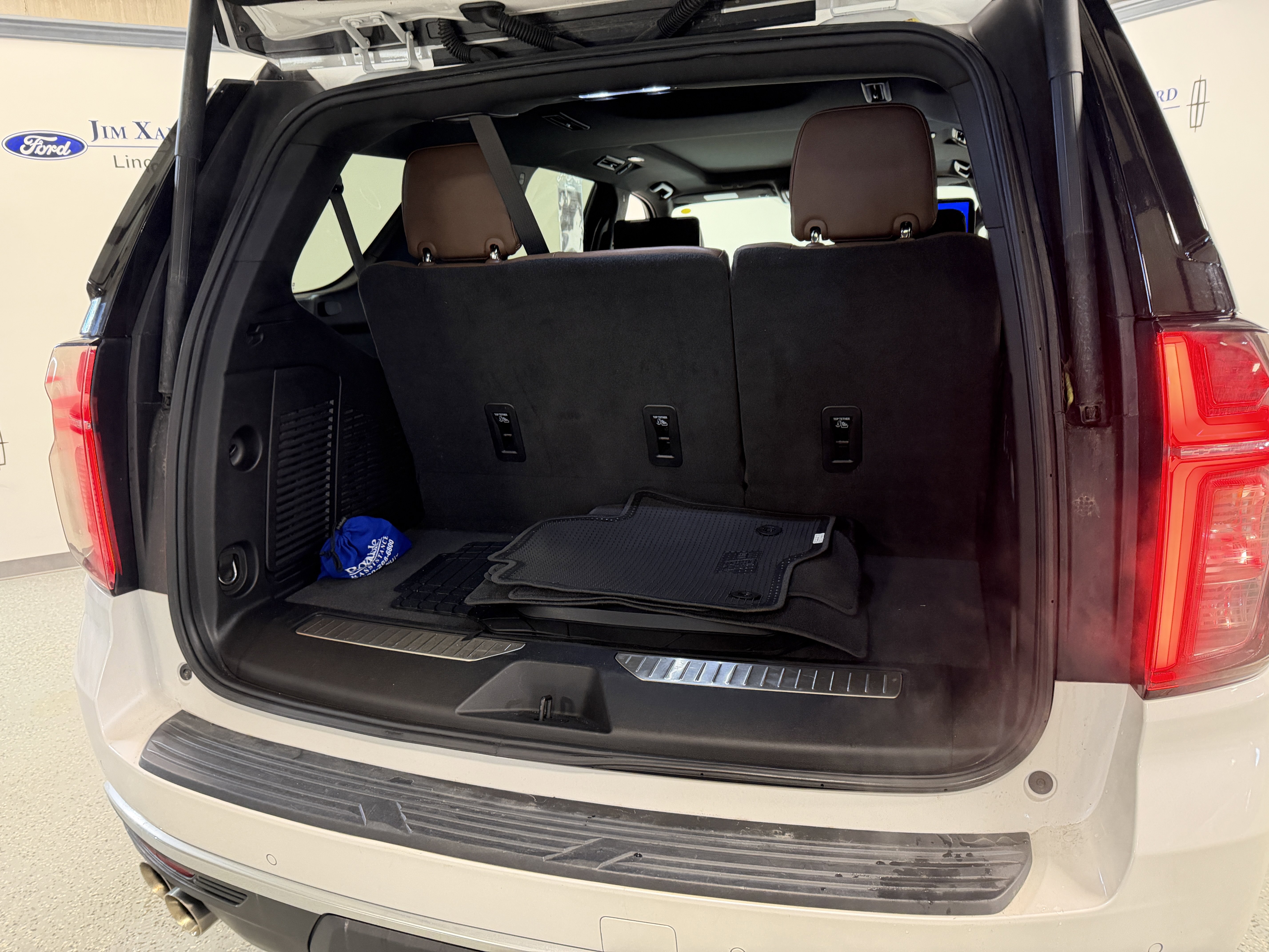 Used 2024 Chevrolet Tahoe High Country image 30