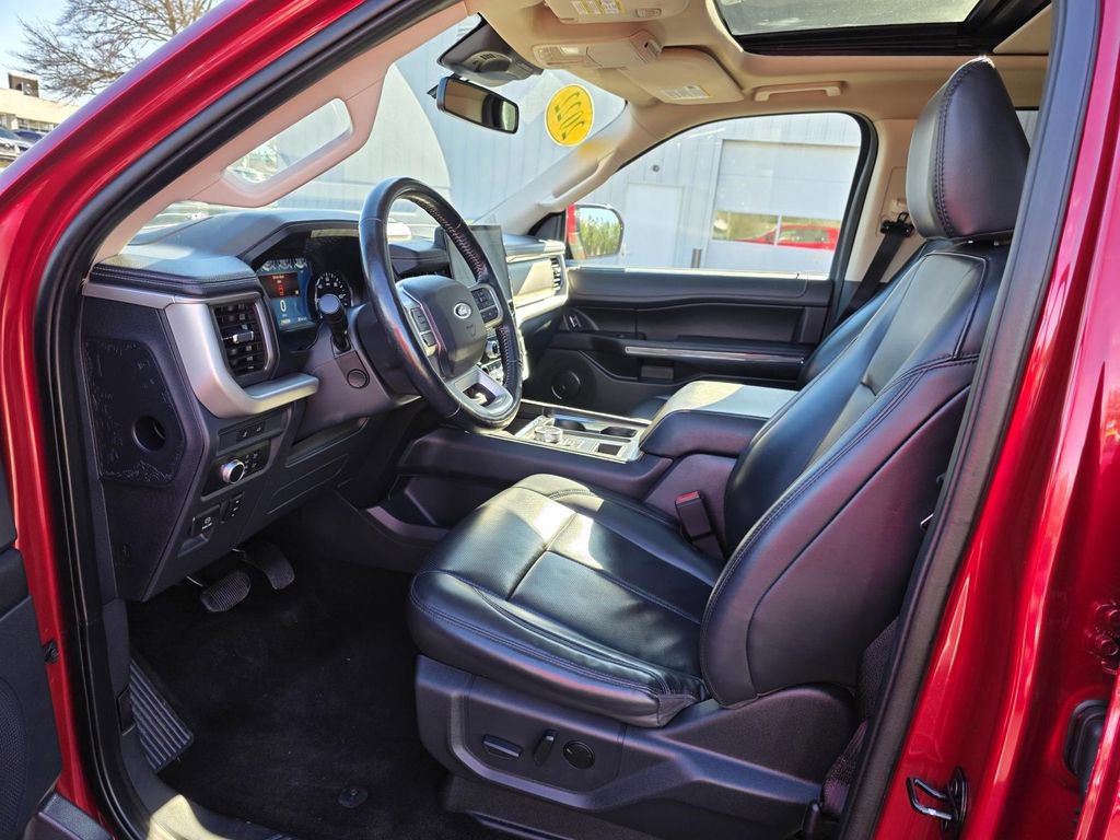 Used 2022 Ford Expedition XLT image 22