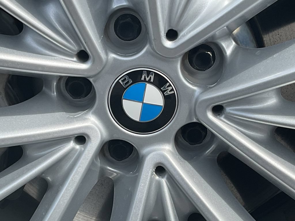 Used 2021 BMW 530i RWD image 11