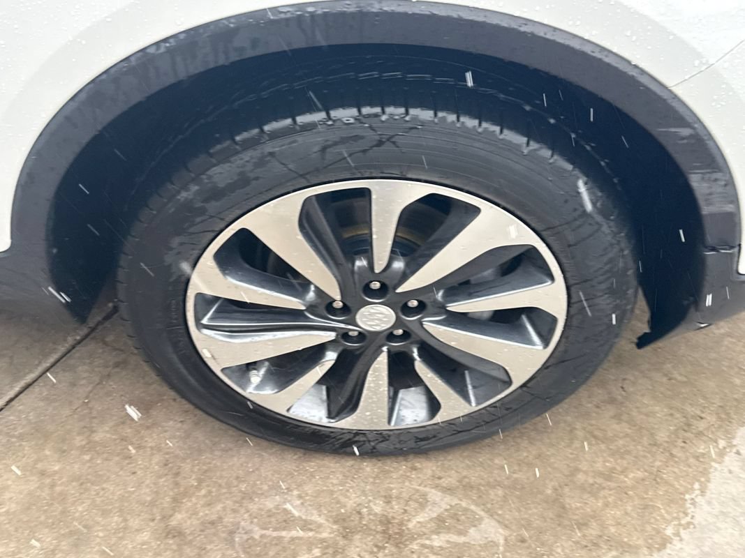 Used 2021 Buick Encore Preferred AWD/4WD image 14