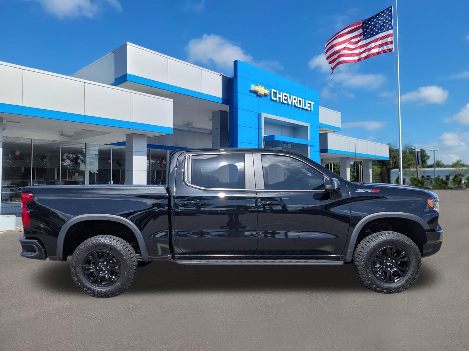 Used 2025 Chevrolet Silverado 1500 ZR2 w/ Technology Package image 3