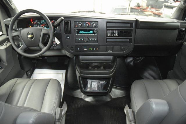 New 2025 Chevrolet Express 3500 Extended RWD image 17