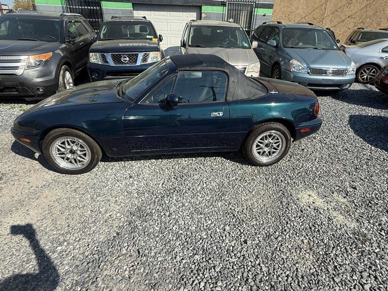 Used 1997 MAZDA MX-5 Miata M-Edition image 2
