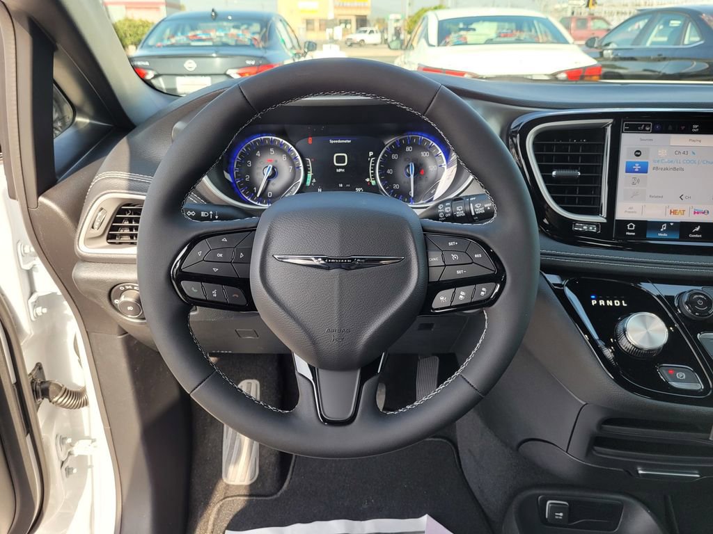 New 2026 Chrysler Pacifica Select w/ S Appearance Package image 15