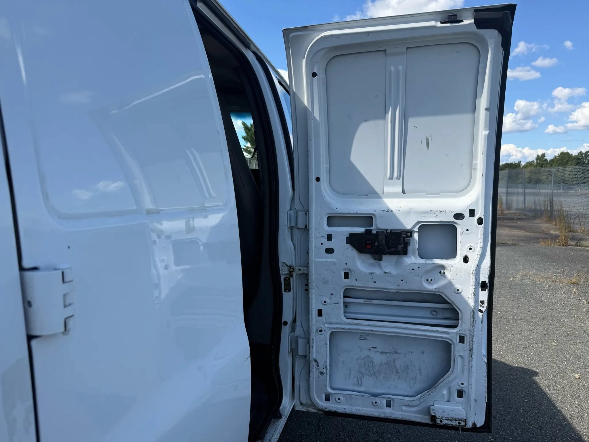 Used 2016 Chevrolet Express 2500 RWD image 52