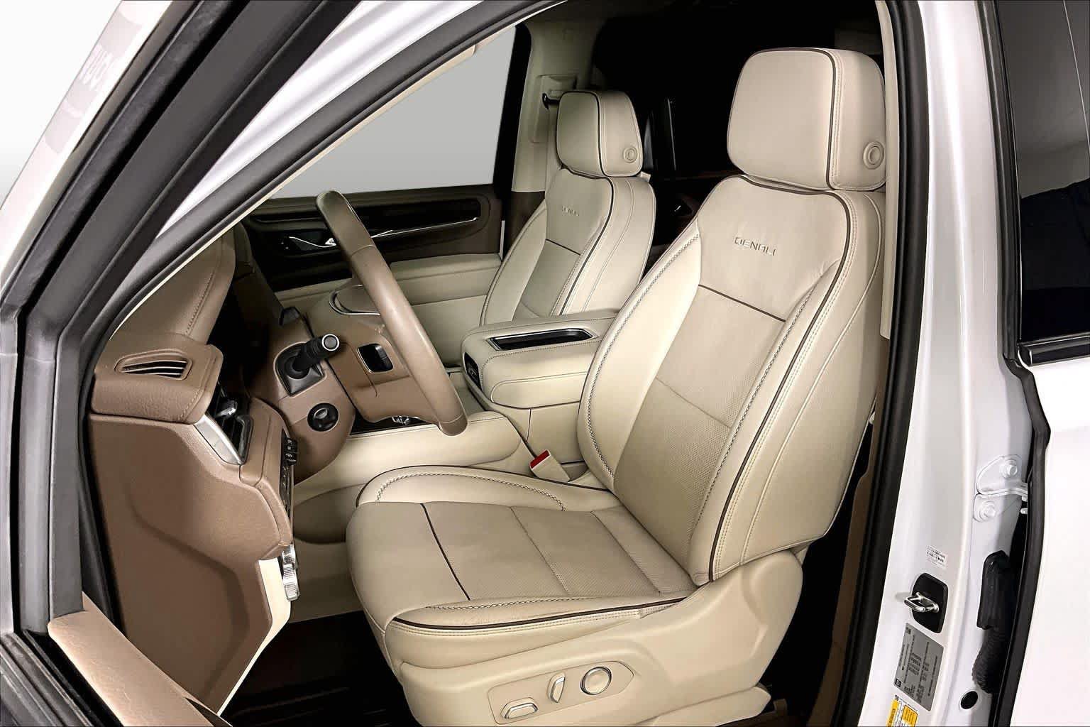Used 2023 GMC Yukon Denali w/ Denali Reserve Package AWD/4WD image 8