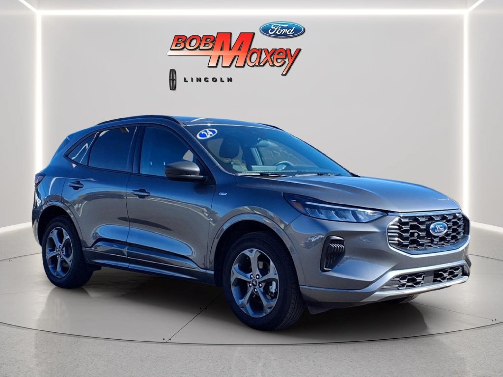 Used 2024 Ford Escape ST-Line w/ Tech Pack #1 AWD/4WD image 3