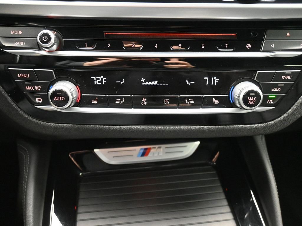 Used 2019 BMW X4 M40i w/ Premium Package image 17