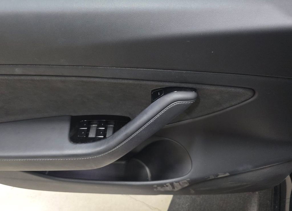 Used 2018 Tesla Model 3 Performance image 11