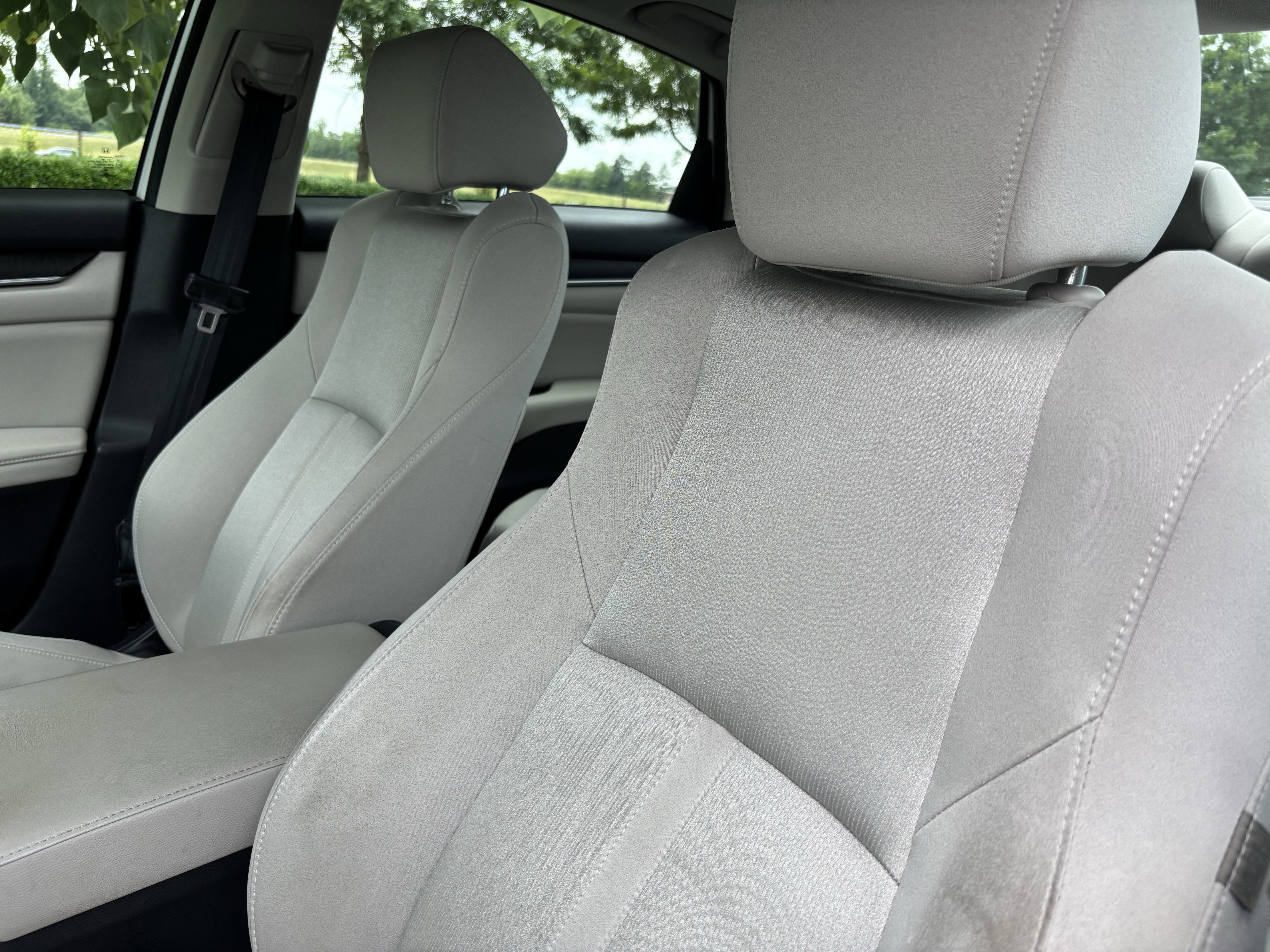 Used 2018 Honda Accord EX image 17