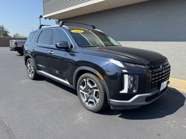 Used 2023 Hyundai Palisade Limited image 2