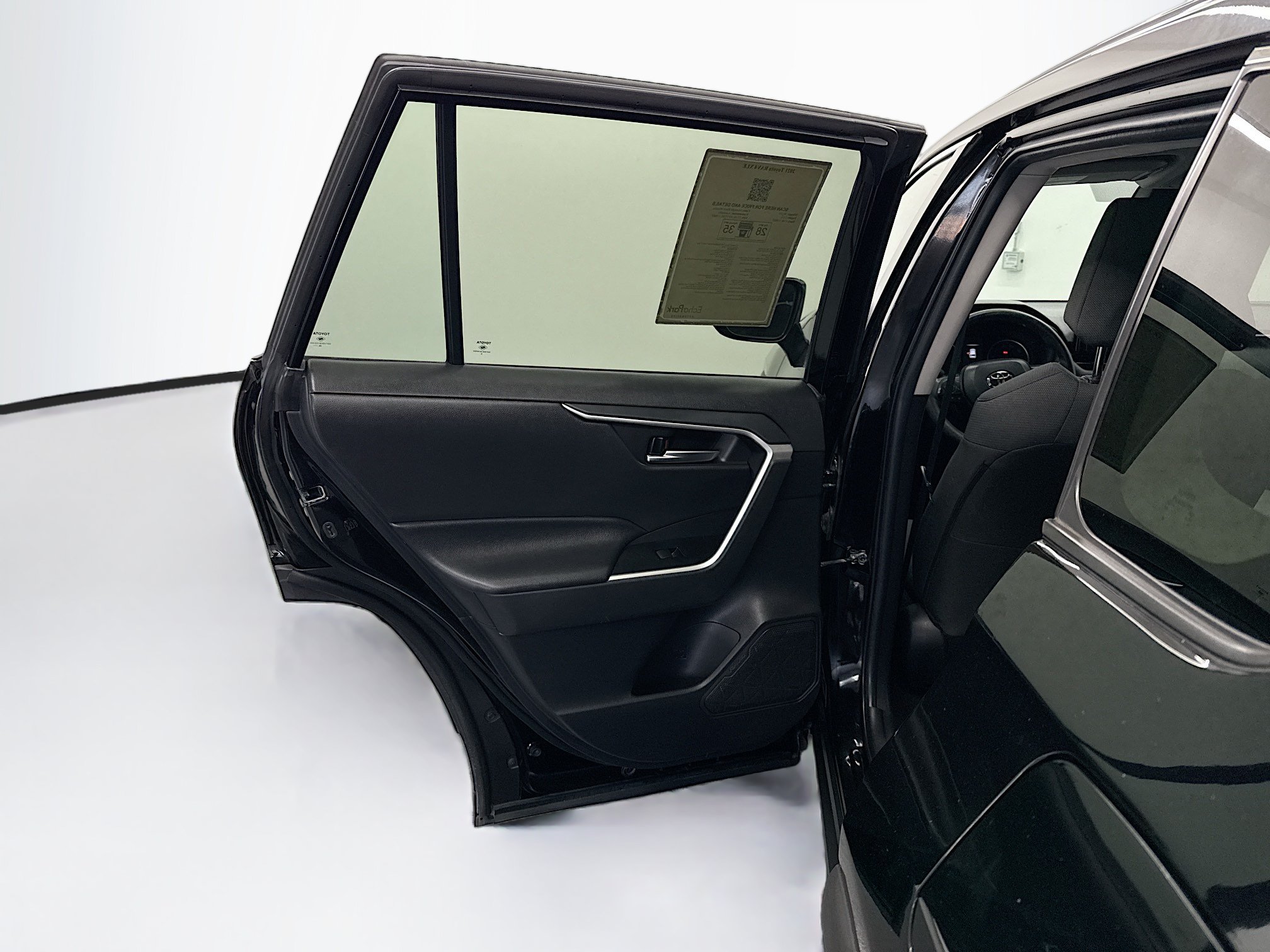 Used 2021 Toyota RAV4 XLE FWD image 25