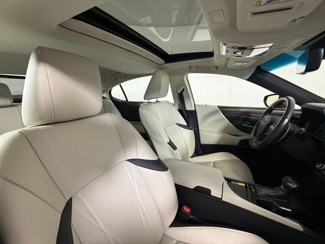 Certified 2025 Lexus ES 300h w/ Technology Package FWD image 33