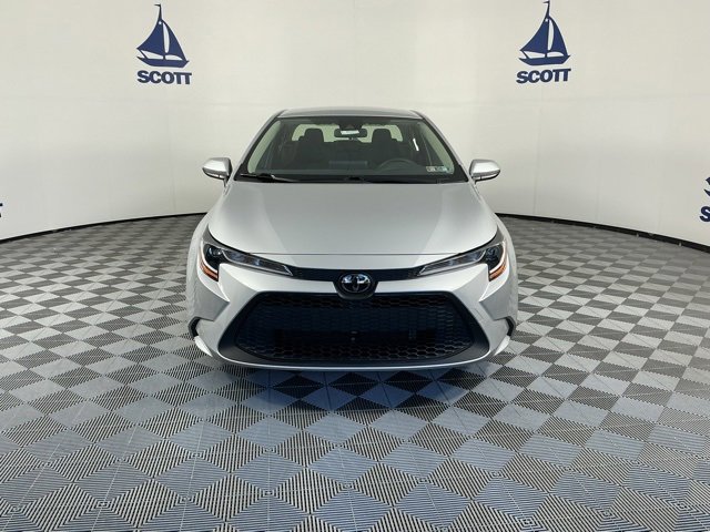 Used 2022 Toyota Corolla LE image 2