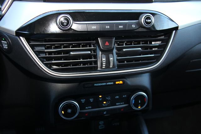 Used 2022 Ford Escape SE w/ Cold Weather Package image 27