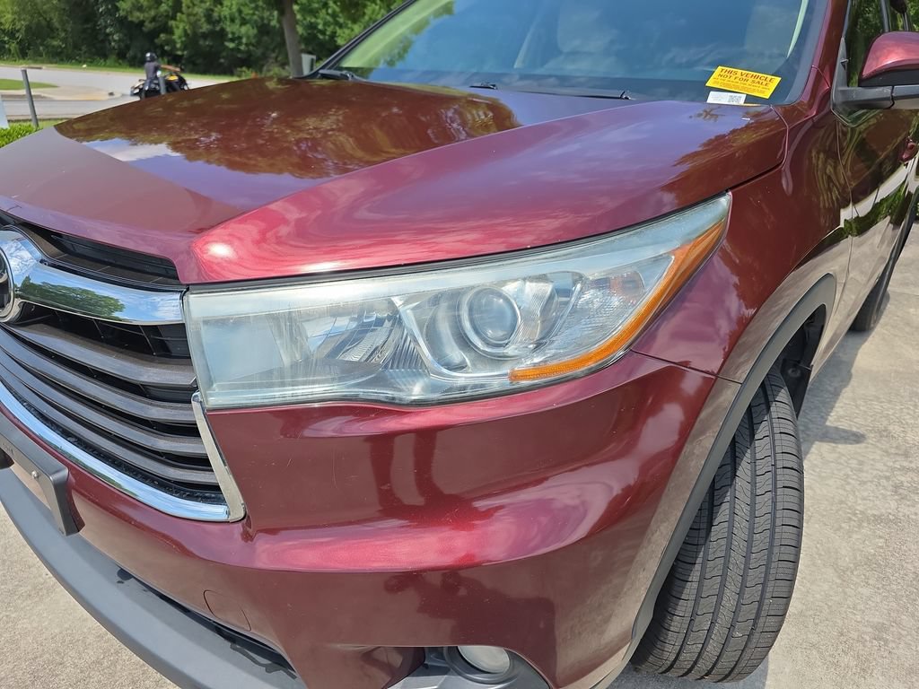 Used 2015 Toyota Highlander XLE AWD/4WD image 12