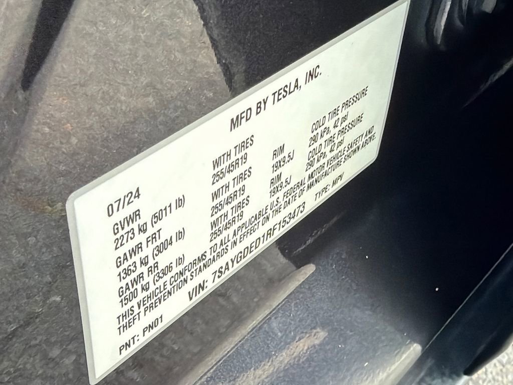 Used 2024 Tesla Model Y Long Range RWD image 32