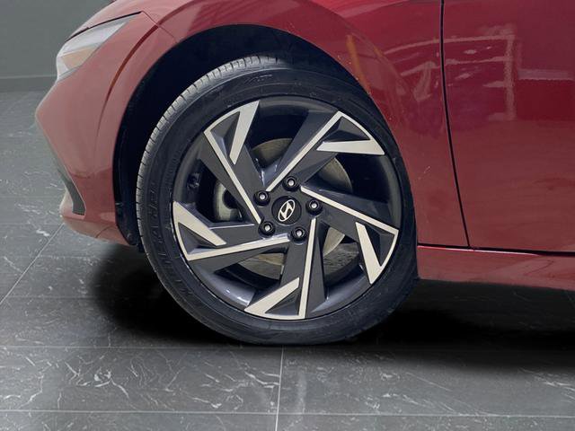 Certified 2025 Hyundai Elantra Limited image 33