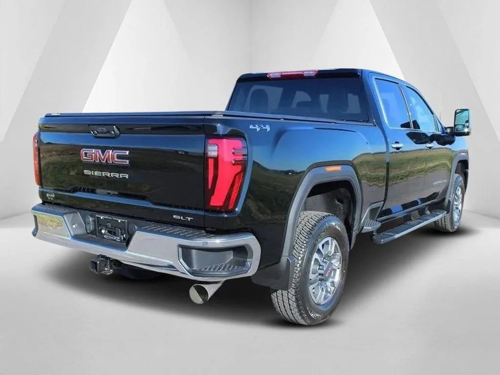 New 2026 GMC Sierra 3500 SLT image 7