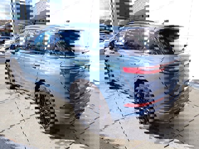 New 2026 Lincoln Corsair Premiere image 3