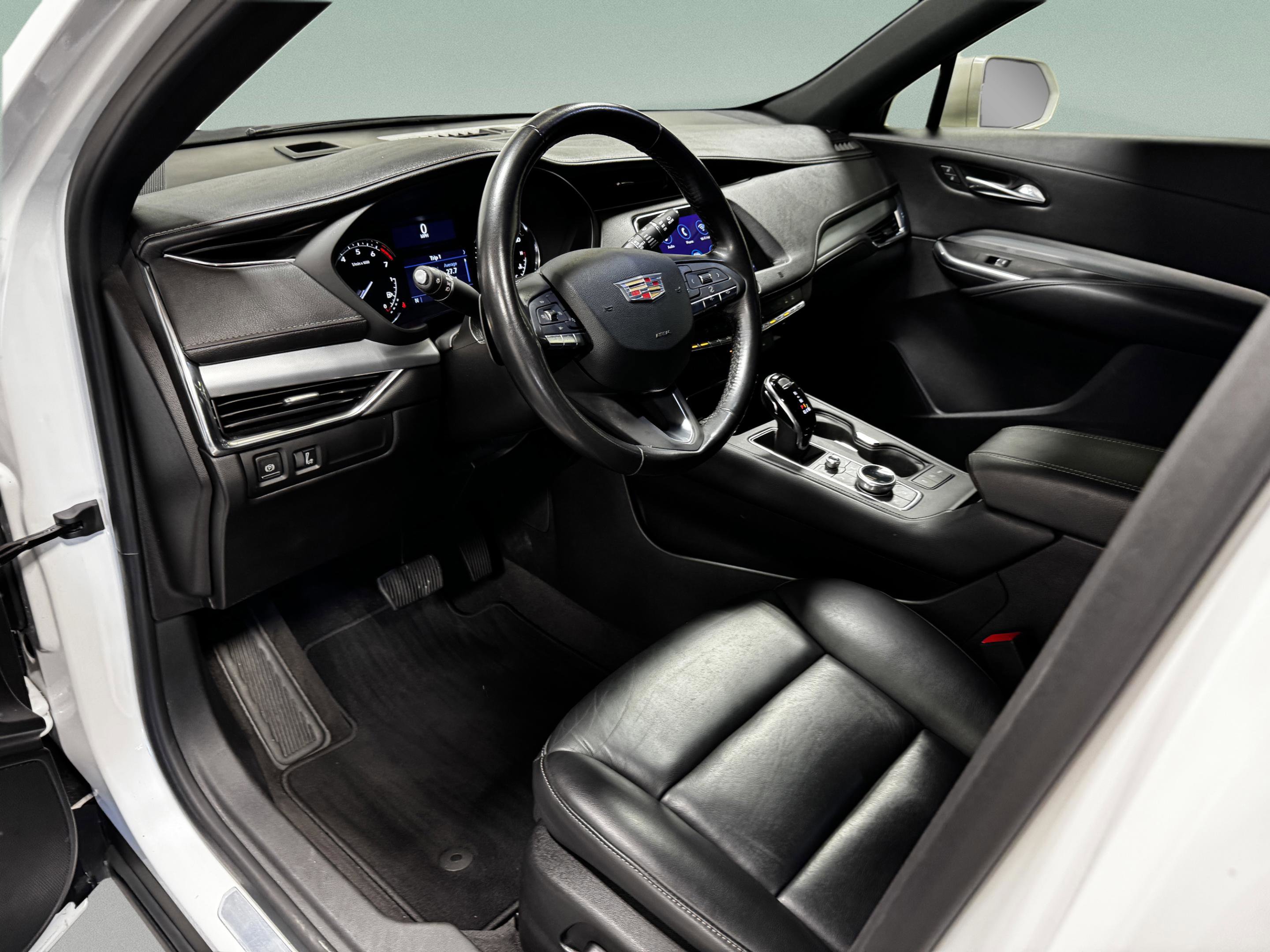 Used 2020 Cadillac XT4 Premium Luxury w/ Driver Awareness Package image 8