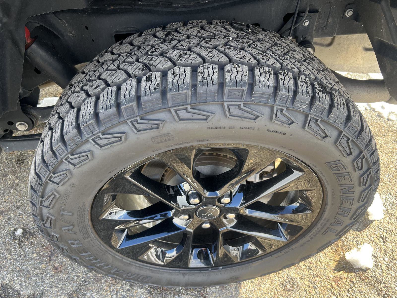 Used 2022 Jeep Gladiator Willys image 40