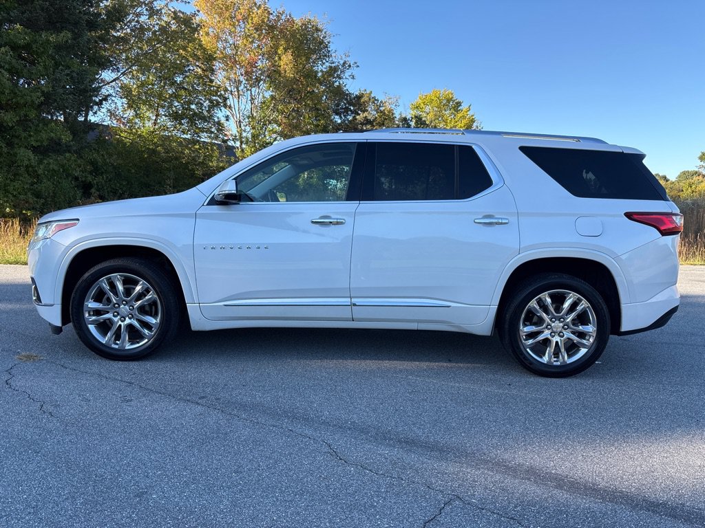 Used 2018 Chevrolet Traverse High Country w/ LPO, Cargo Package AWD/4WD image 2