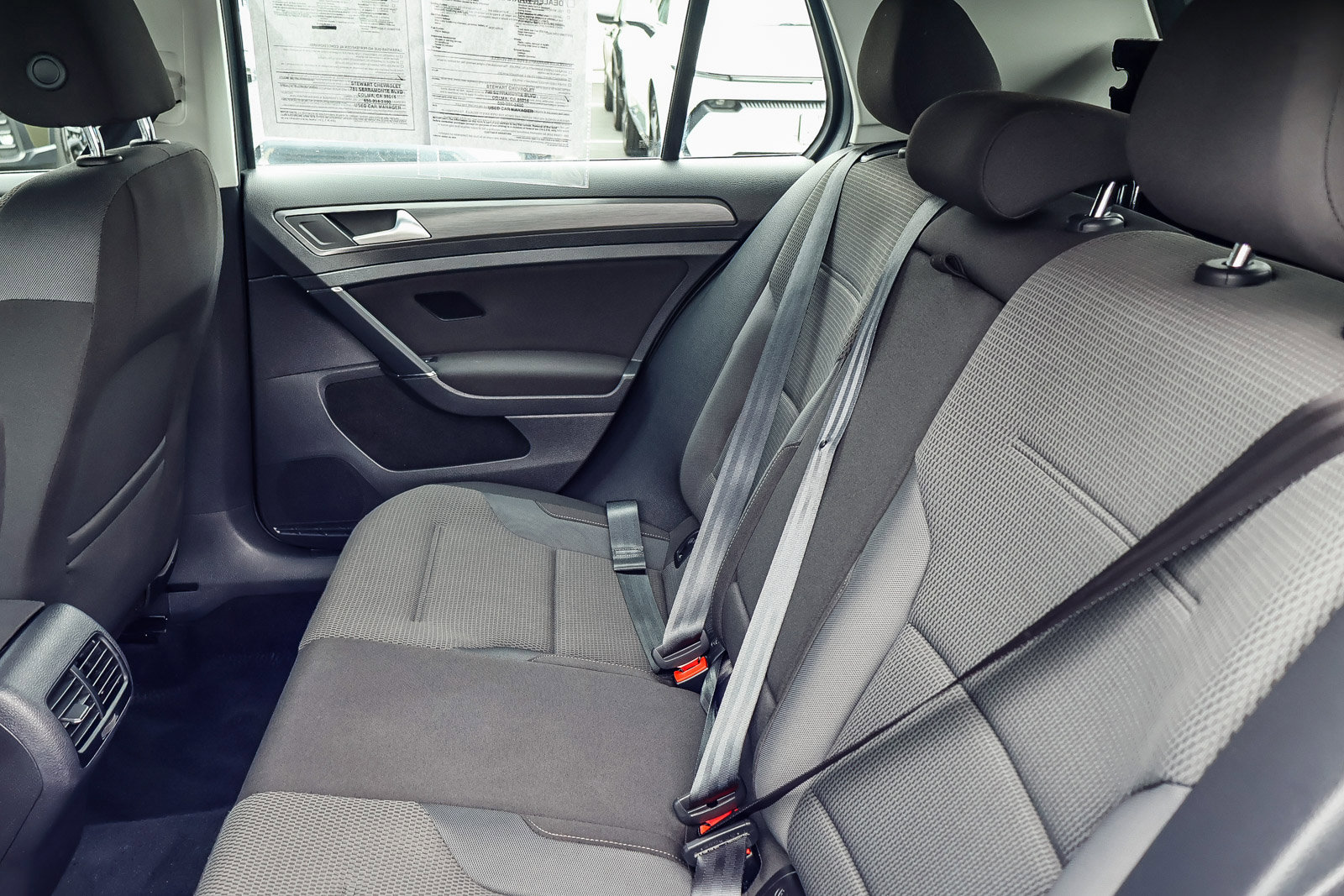 Used 2017 Volkswagen e-Golf SE w/ DC Fast Charging Package image 14