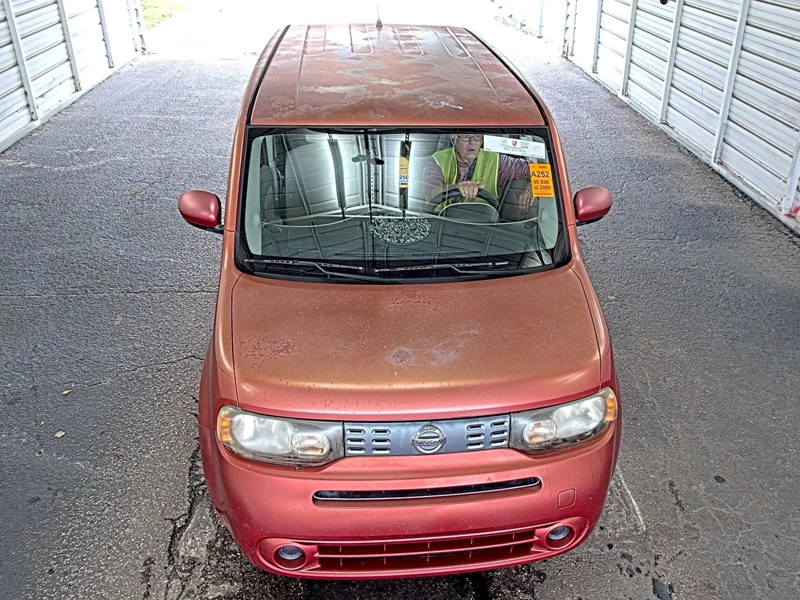 Used 2009 Nissan Cube 1.8 S w/ Interior Designer Pkg FWD image 2