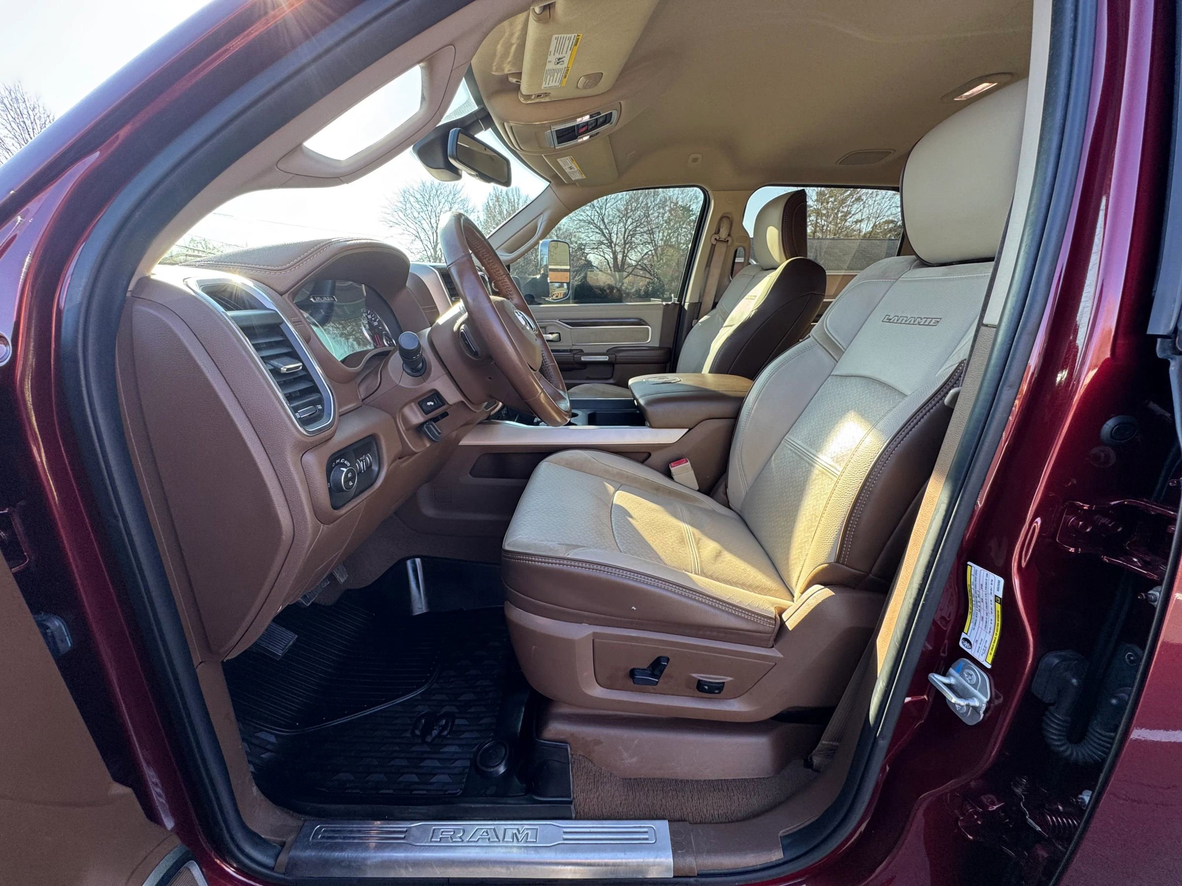 Used 2019 RAM 3500 Laramie image 15