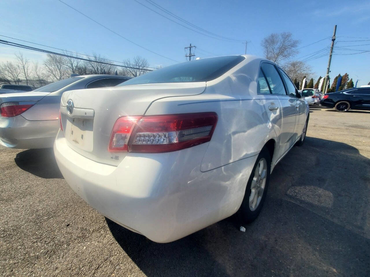 Used 2011 Toyota Camry LE w/ LE Extra-Value Pkg image 5