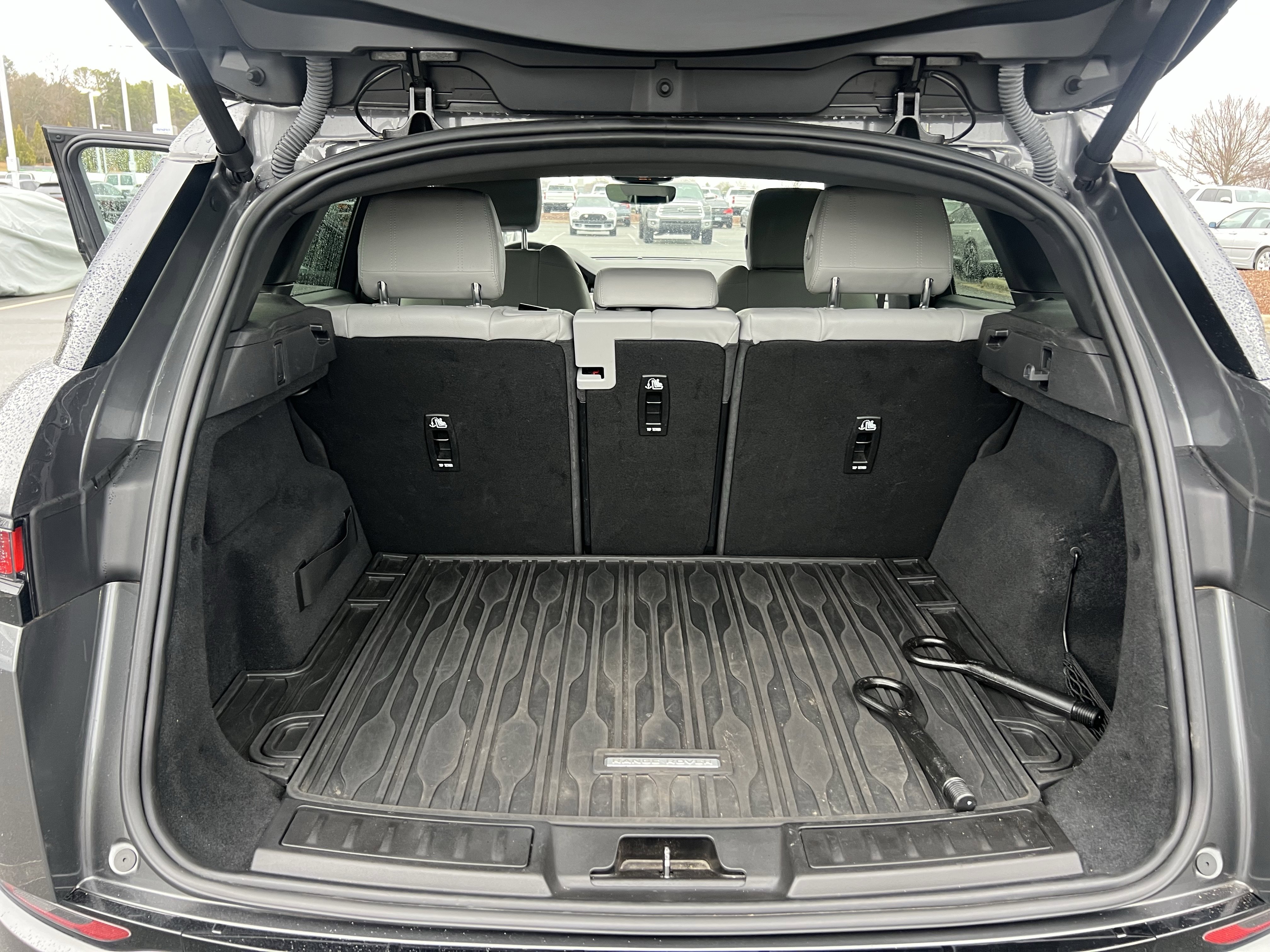 Used 2020 Land Rover Range Rover Evoque S image 35