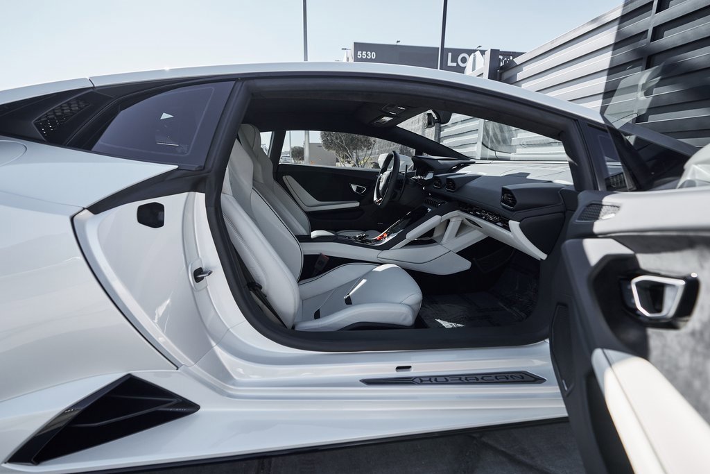Used 2022 Lamborghini Huracan EVO image 28