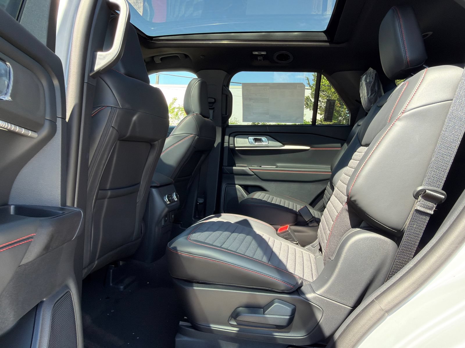 New 2026 Ford Explorer ST-Line w/ ST-Line Street Pack AWD/4WD image 19