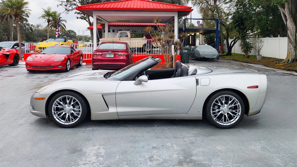 Used 2006 Chevrolet Corvette Convertible w/ Preferred Equipment Group RWD image 5