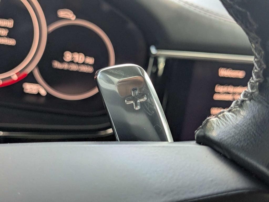 Used 2022 Porsche Panamera RWD image 44