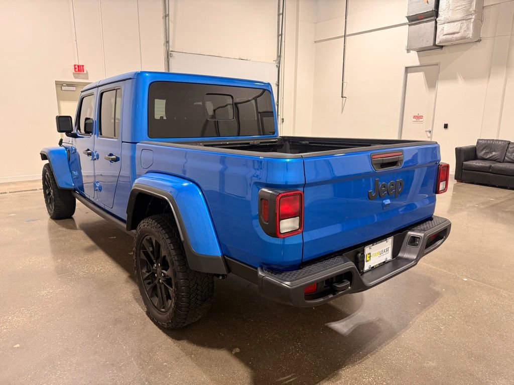 Used 2025 Jeep Gladiator Sport image 7