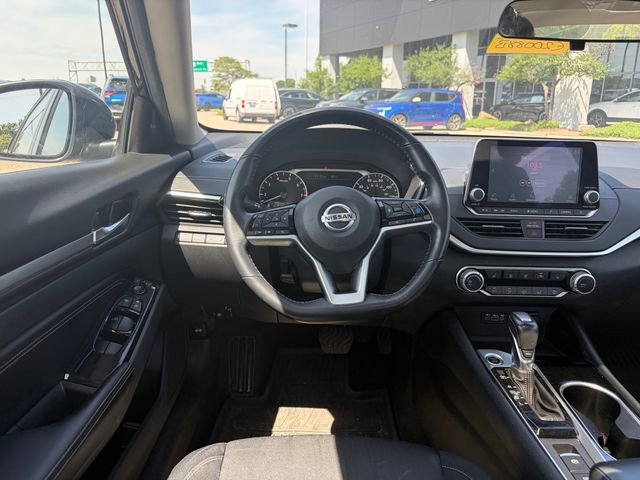 Used 2021 Nissan Altima 2.5 SV w/ SV Premium Package FWD image 3
