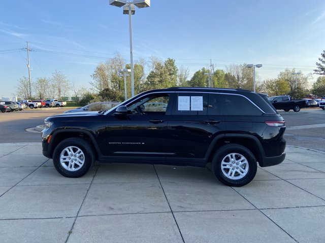 Used 2024 Jeep Grand Cherokee Laredo image 7