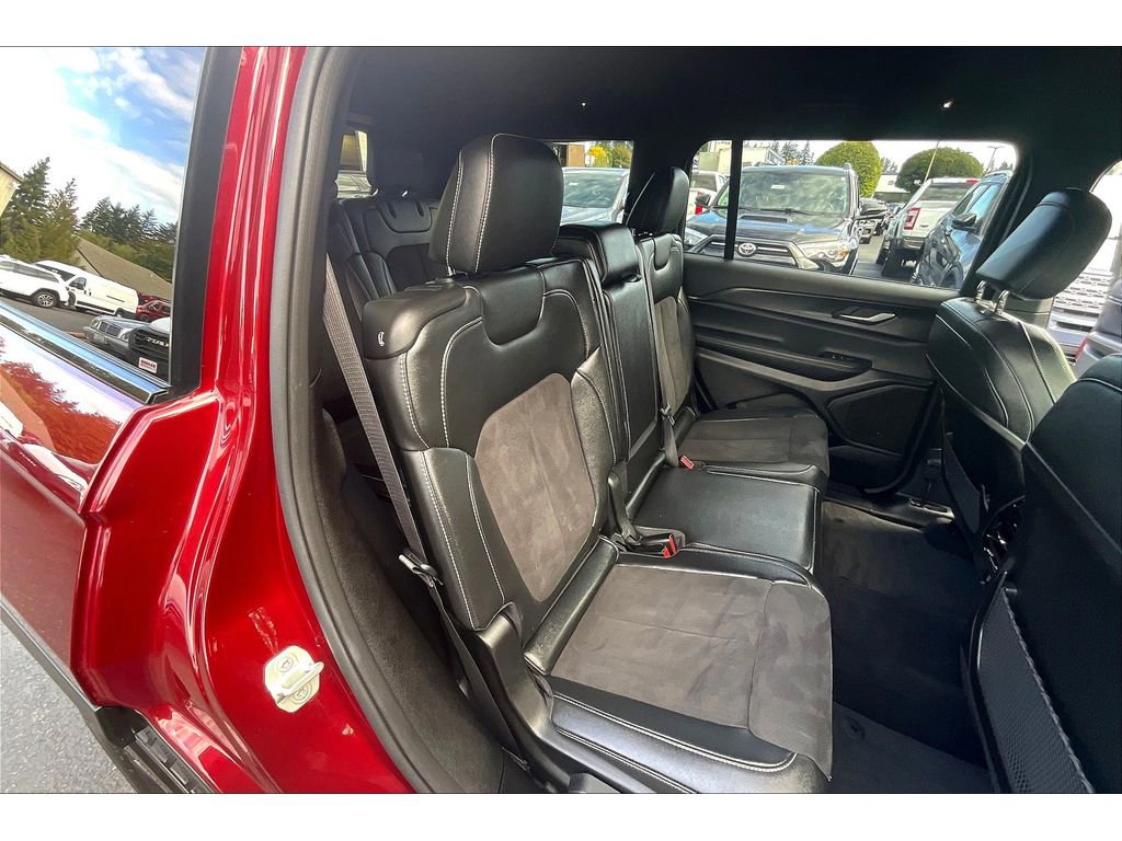 Used 2024 Jeep Grand Cherokee L Laredo image 27