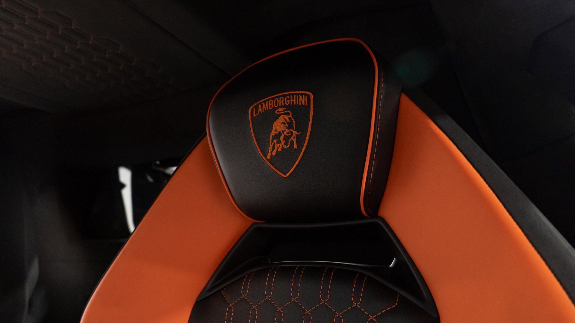 Used 2025 Lamborghini Revuelto image 45