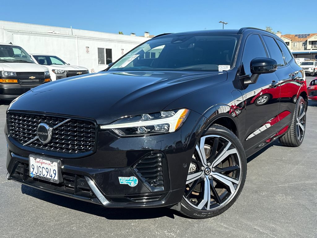 Used 2023 Volvo XC60 T8 Ultimate w/ Climate Package image 2